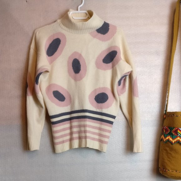 Pure Wool sweater in half/Hour glass shape, feminine and sexy!! Figure enhancing - Picture 1 of 7